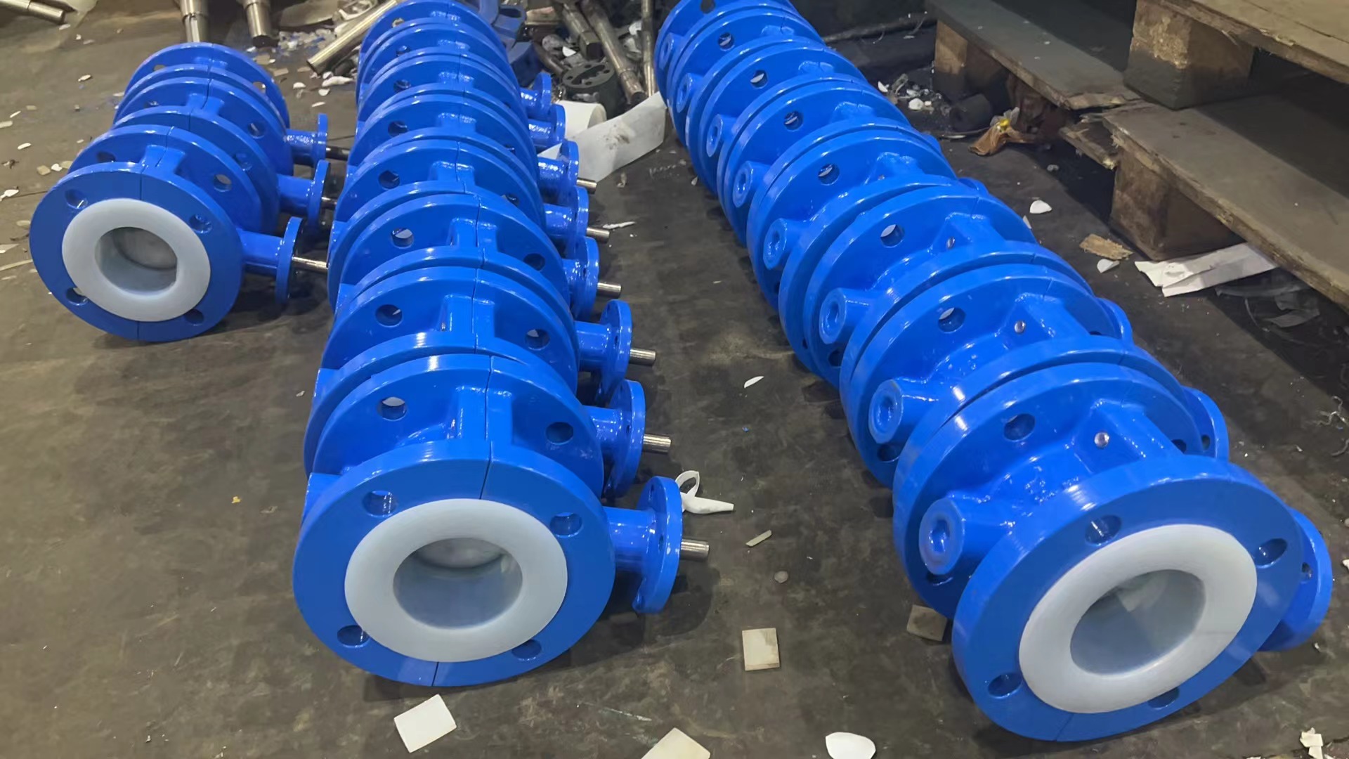 Double flange lined fluorine butterfly valve